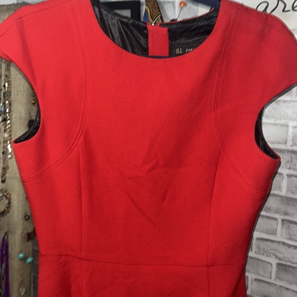 Zara Basics - Picture 3 of 5